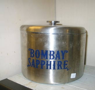 Stainless steel ice bucket with lid: Stainless steel ice bucket with lid