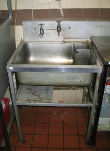 Stainless steel utensil sink: Stainless steel utensil sink