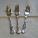 265: 23 x silver plated Kings pattern patisserie forks