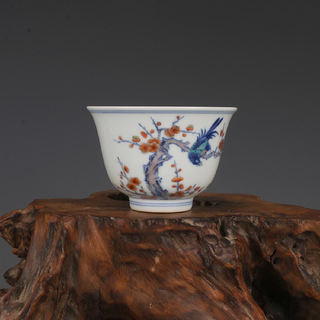 CHINESE DOUCAI PORCELAIN CUP (1 of 5)