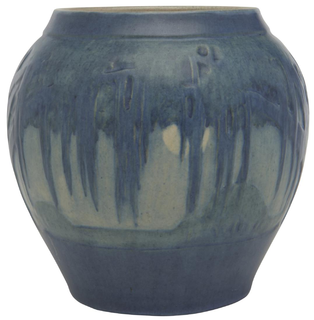 Jonathan Hunt for Newcomb College vase (1 of 5)