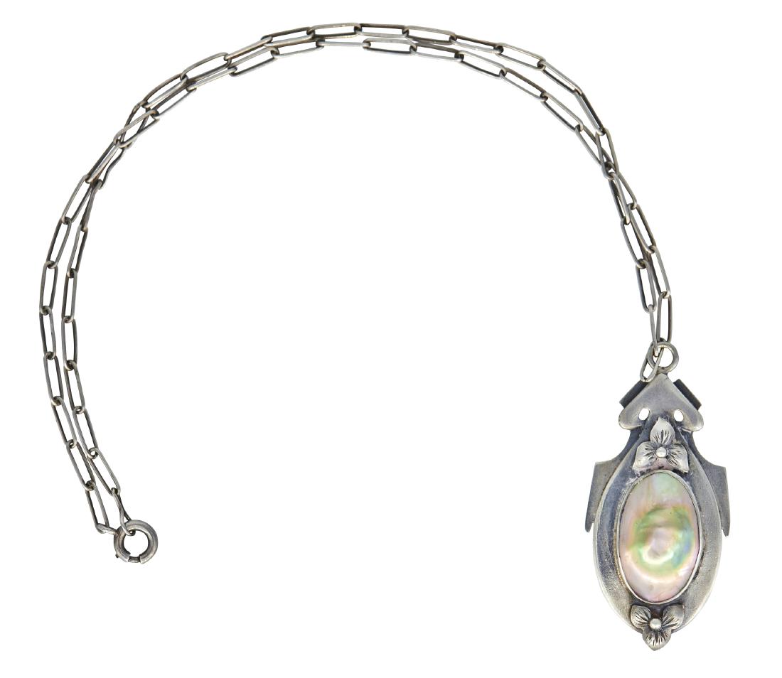 Kalo pendant necklace (1 of 2)