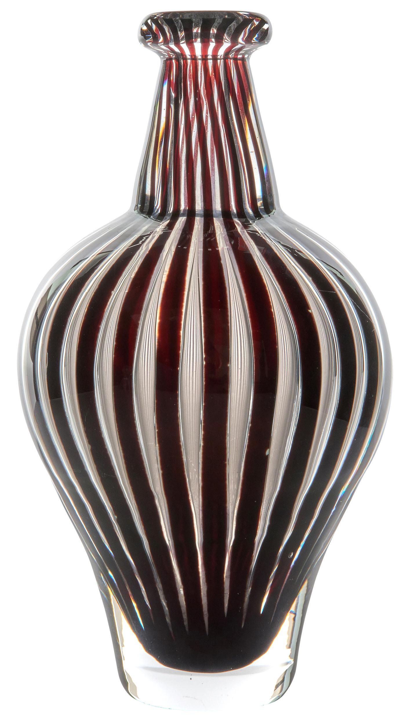 Edvin Ohrstrom for Orrefors Ariel vase: Edvin Ohrstrom for OrreforsAriel vaseSwedenglassincised marks7.5"h x 4"dia