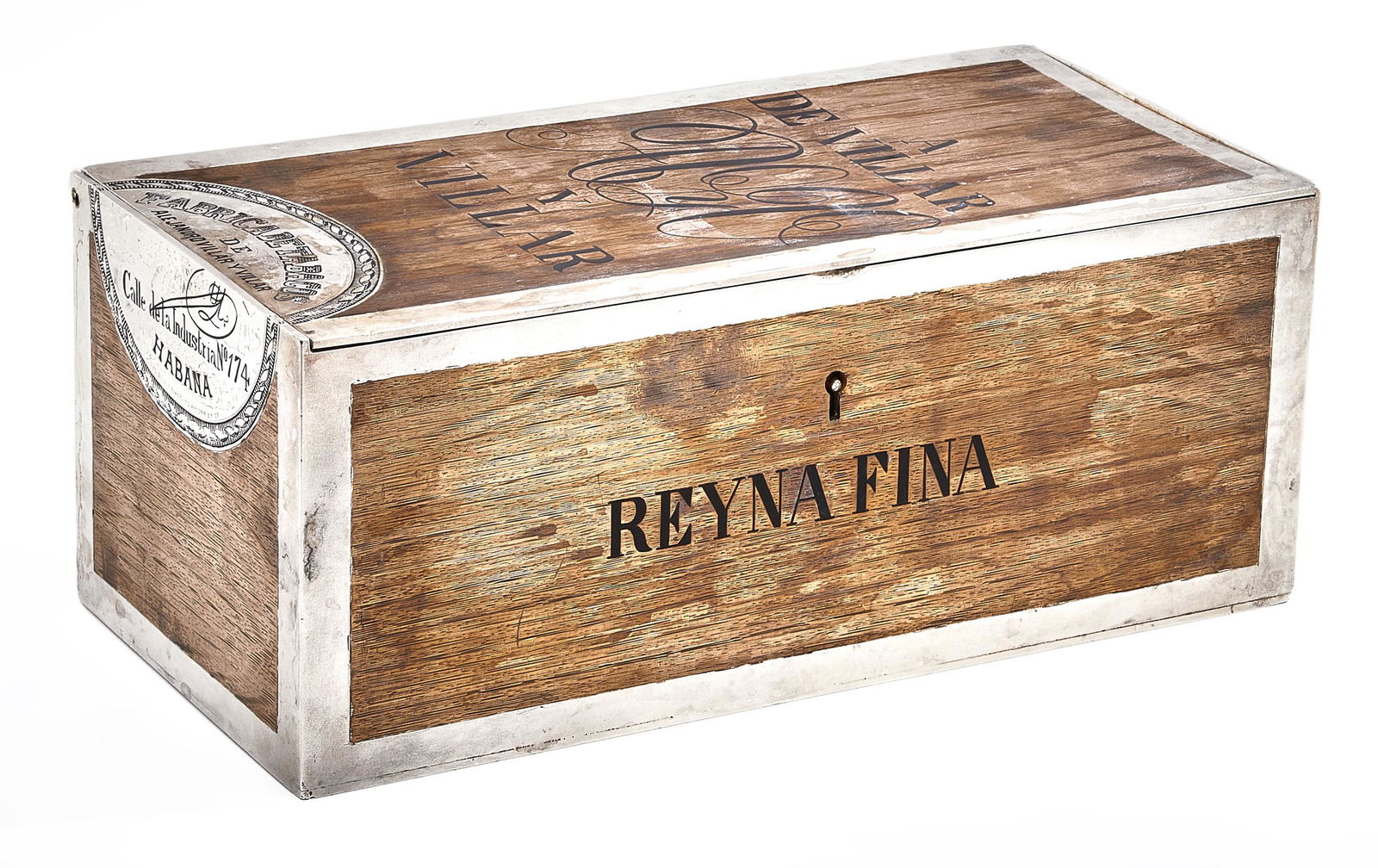 A De Villar Y Villar cigar box: A De Villar Y Villarpresentation cigar boxCubabronze and silver impressed mark4"h x 5"w x 10"d 