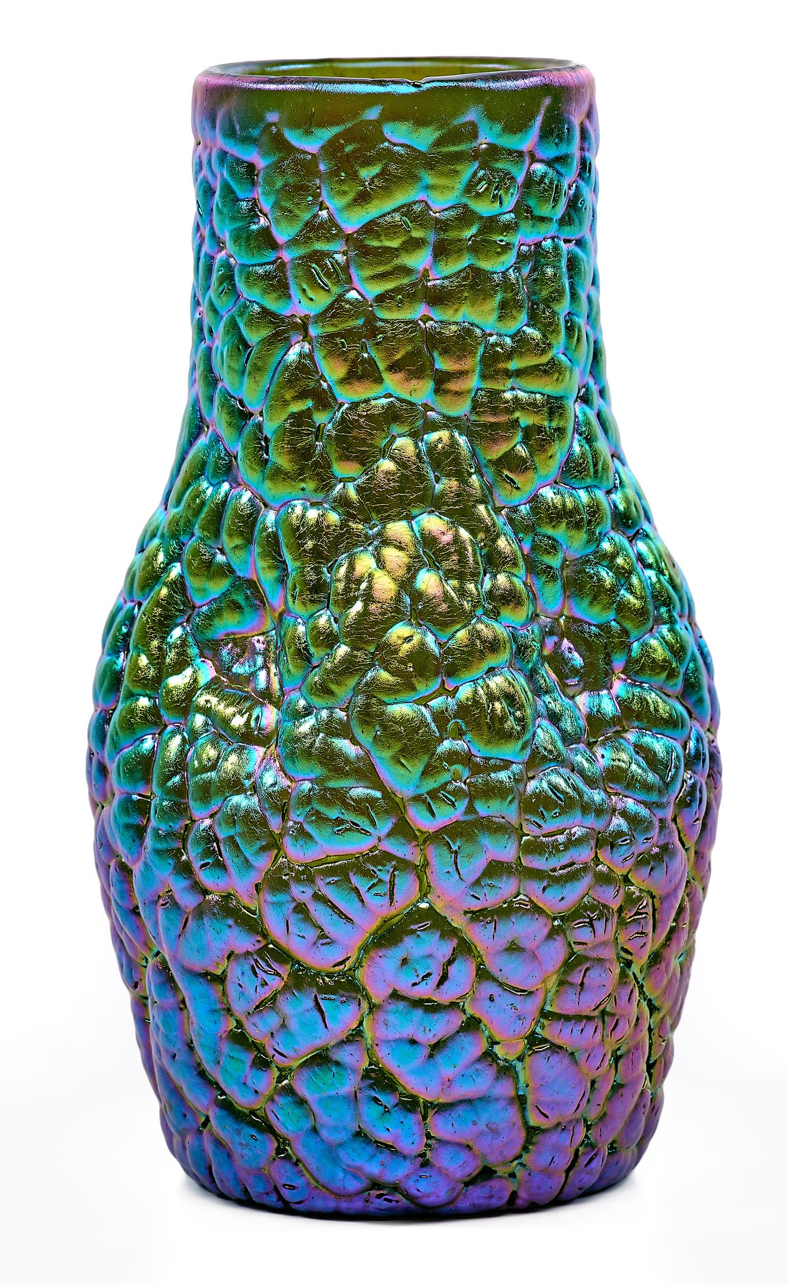 Loetz vase: Loetz vase Austria glass unmarked 4.75"h x 2.5"dia