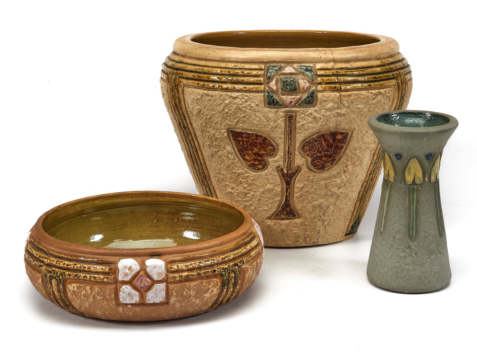 Roseville Pottery Mostique vases and bowl (1 of 6)