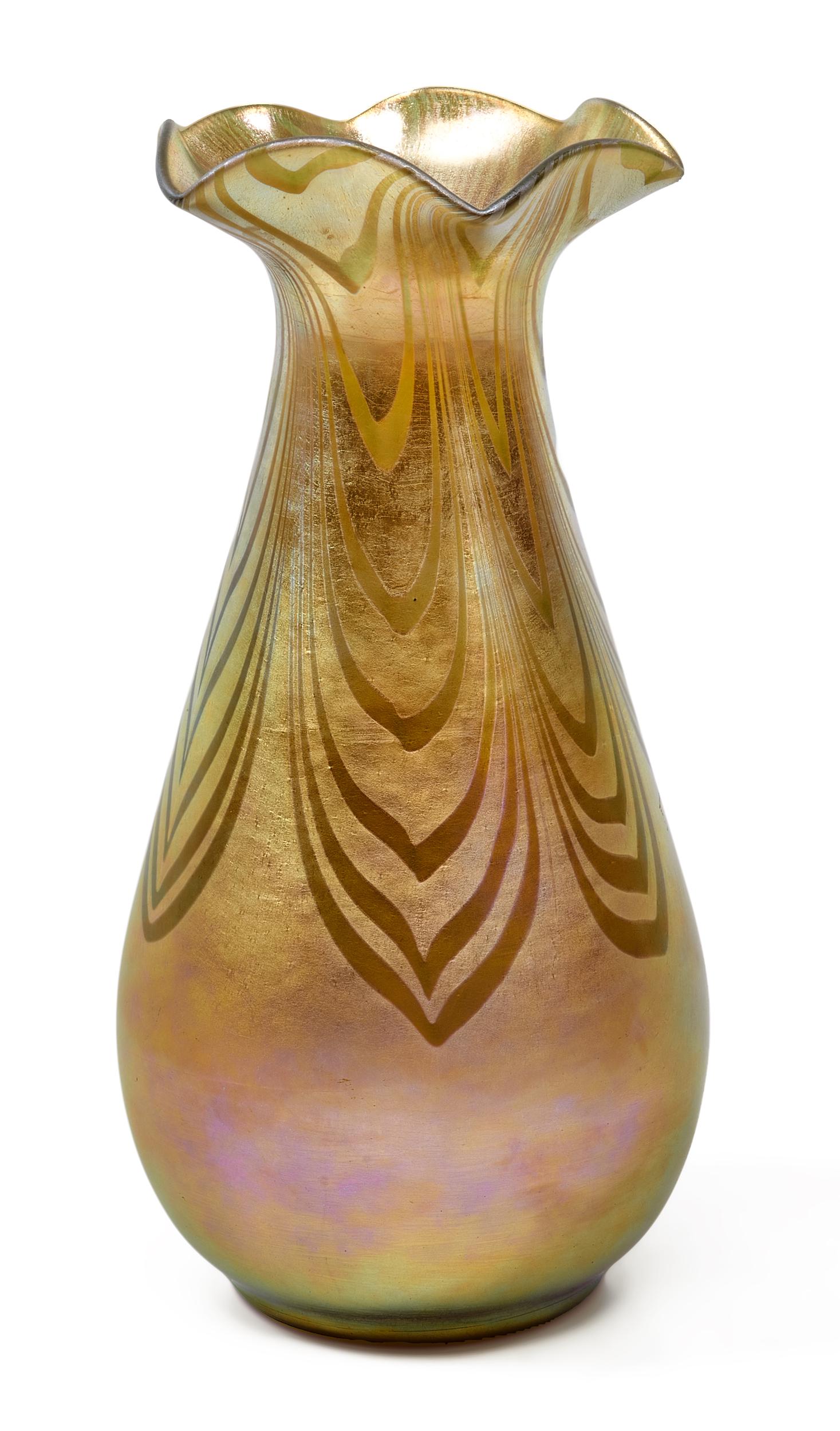 Steuben vase: SteubenGold Aurene vaseCorning, NYglasssigned7"h x 3.5"dia