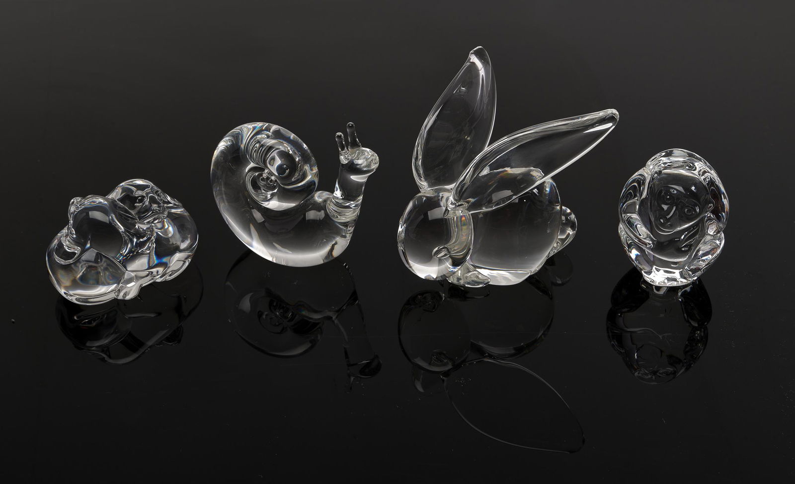 Steuben figurines: Steubenfigurines, fourCorning, NYglasssignedtallest: 4"h x 4"w