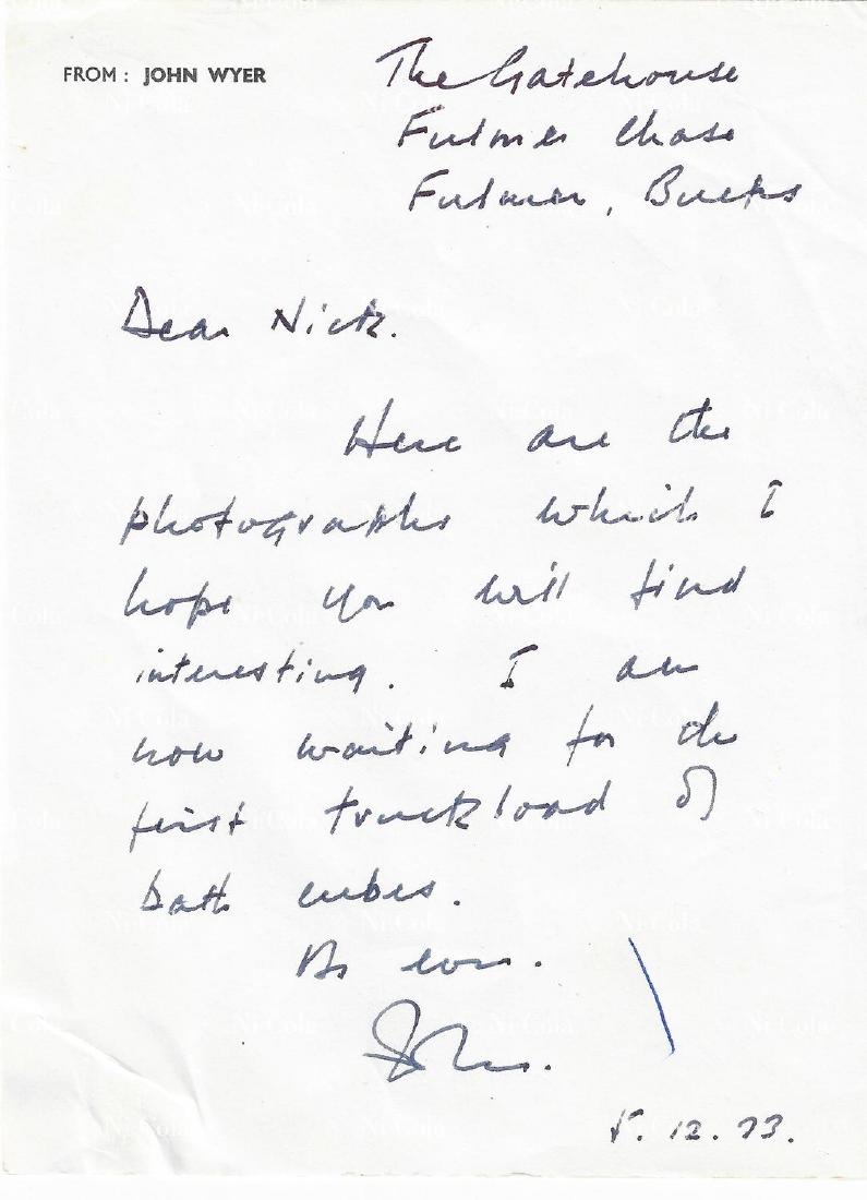 Aston Martin / John WYER 81 original b/w factory press: From the construction of the 3 racing cars DP 215, started for example in Le Mans, as well as a handwritten letter from Wyer, dated 1973, unique photos, unpublished (photo dimensions 21 x 17 cm), on t