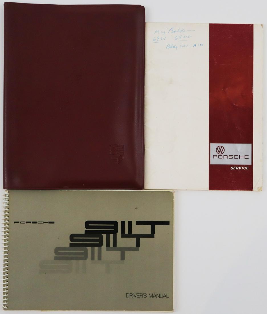 Porsche 3-parts owner's manual type 911 T from 1972: Operating Instructions 911 T (4628.20 500 III/72 Edition 72), brochure Service/Customer Service Workshops Edition 10/71 (4101.00), wine-red folder (inside brown)