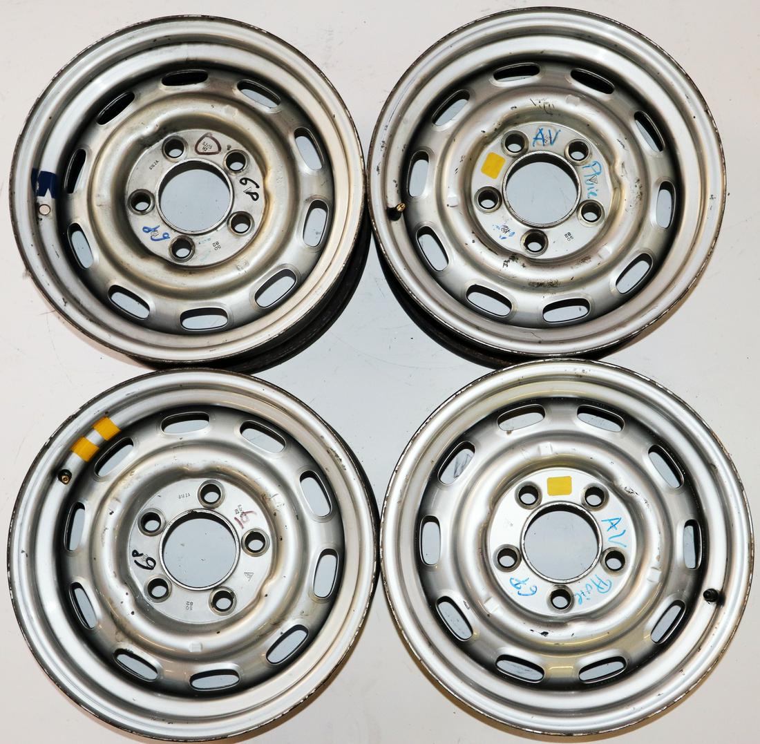 Porsche 4 rims for 911 (1 of 4)