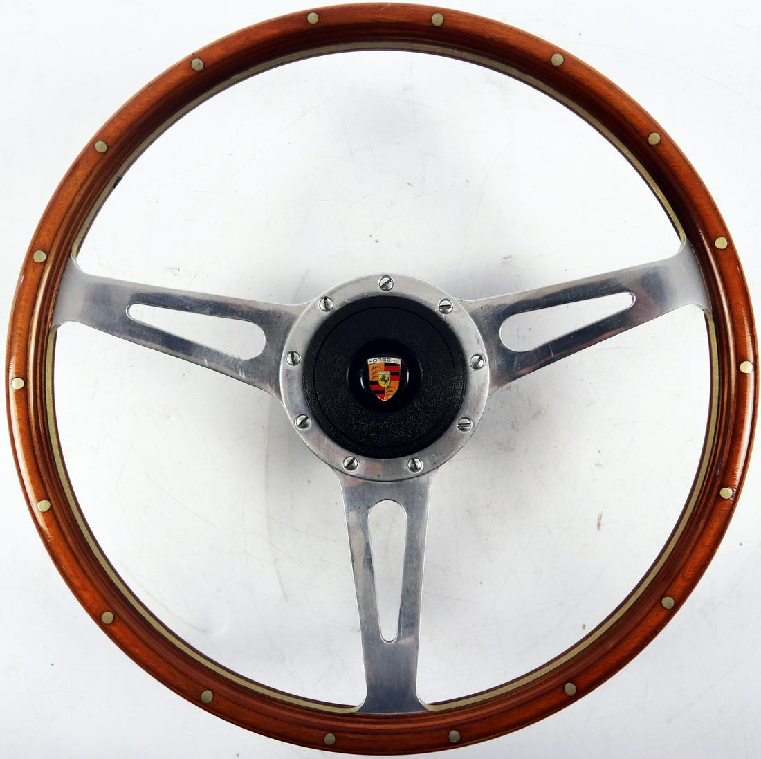 Porsche Wood steering wheel for early 911s and 356s: Diameter: 38 cm, with Porsche hub