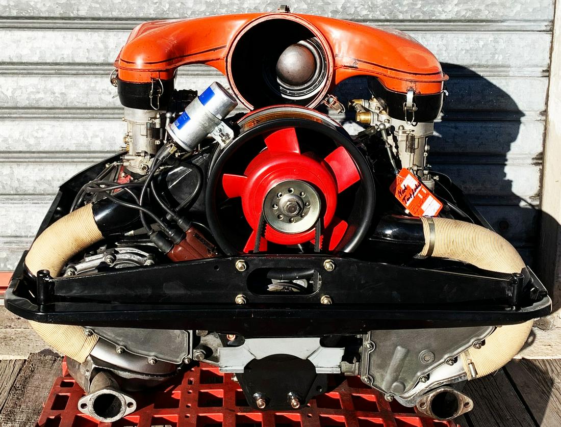Porsche Engine for type 911 T: Engine completely overhauled, with many new parts, photos of the overhaul were taken, will be handed over at purchase, engine number: 6111046, Weber throttle Tipo 40IDT 3C