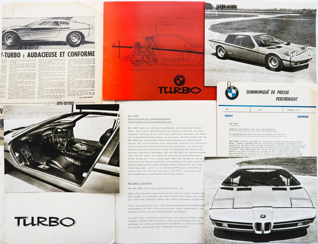 BMW Press kit 'BMW Turbo' from 1972: 3 Original B/W press photos (18 x 24 cm), brochure, press text and newspaper articles, French