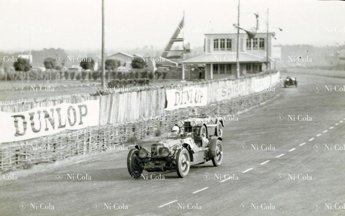 Automobilia Original b/w press photo 'Le Mans 1934': 12 x 19.5 cm, Aston Martin and Midget
