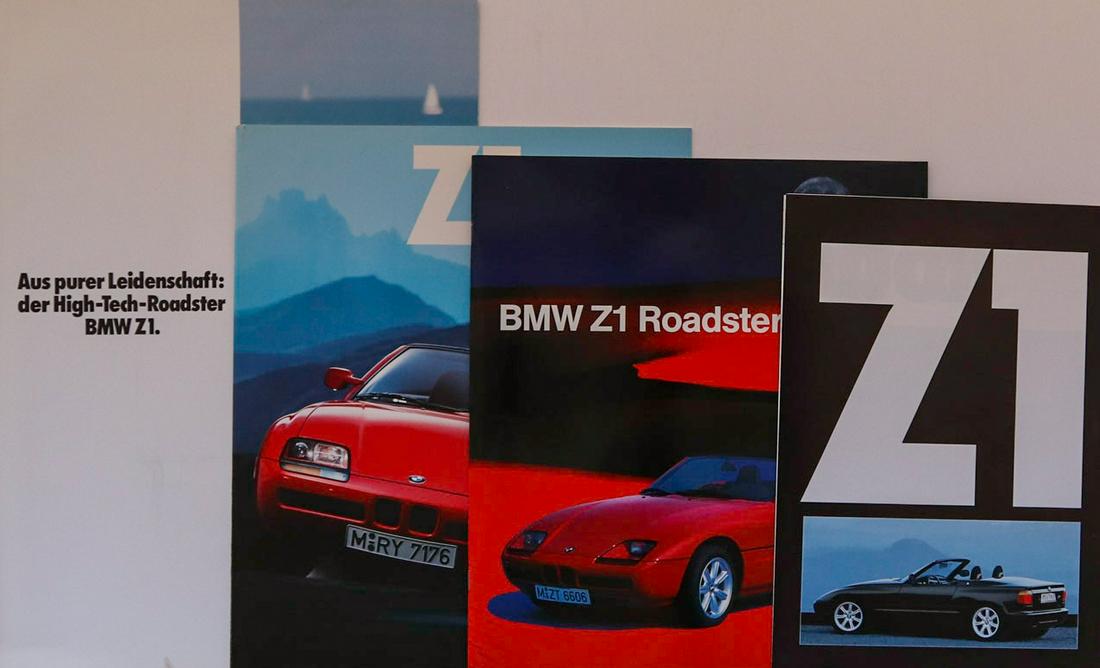BMW 4 brochures Z1 (1 of 1)