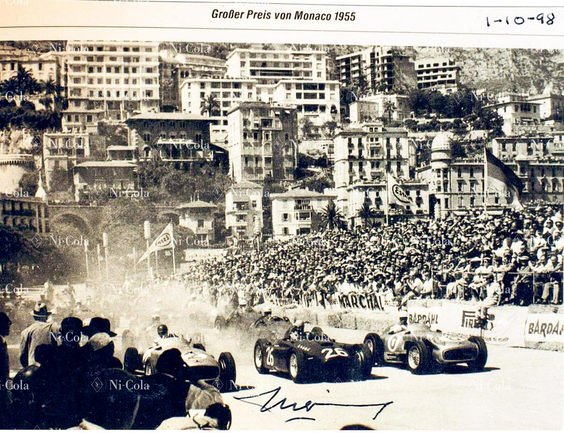 Autogramm B/W photo autographed by Roberto Mieres (1 of 1)