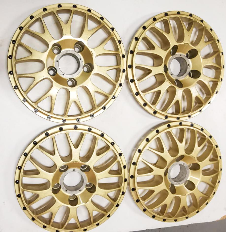 Porsche 4 x magnesium rim star for 993 and 996 (1 of 2)