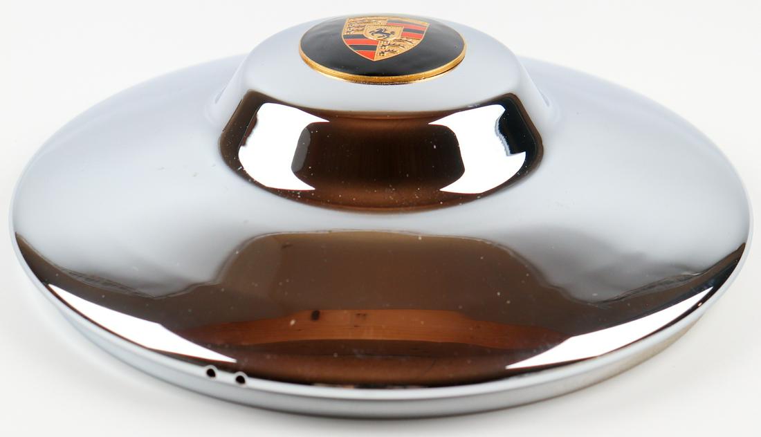 Porsche Hub cap type 356 with enamelled Porsche emblem (1 of 3)