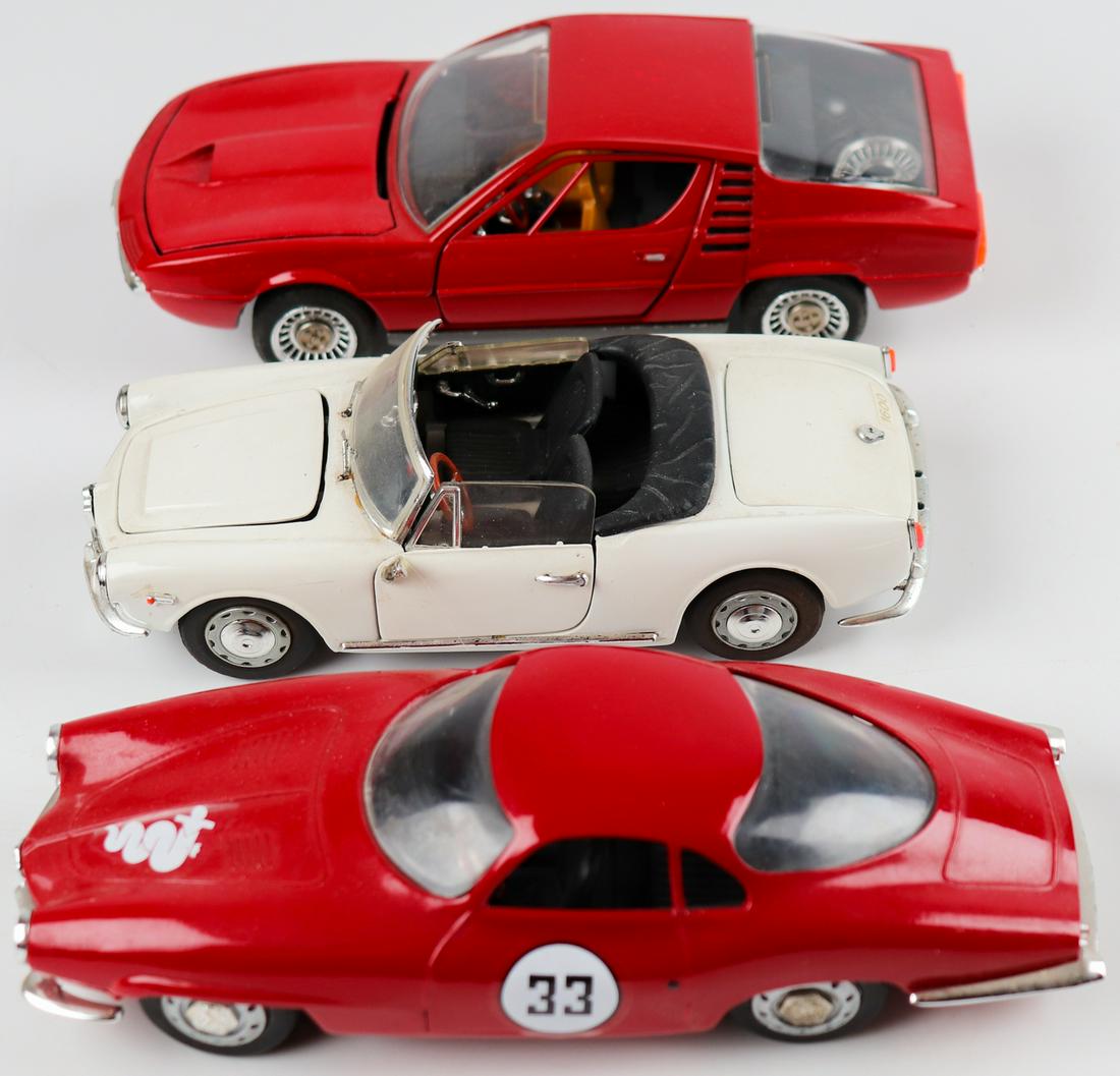 Alfa Romeo 3 x model car (1 of 1)