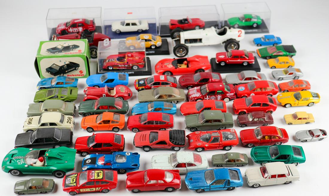 Alfa Romeo 50 x model car in M. 1:43 to 1:24 (1 of 1)