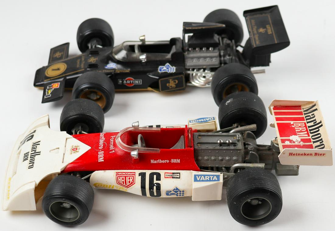 Automobilia 2 x model car racing car (1 of 1)