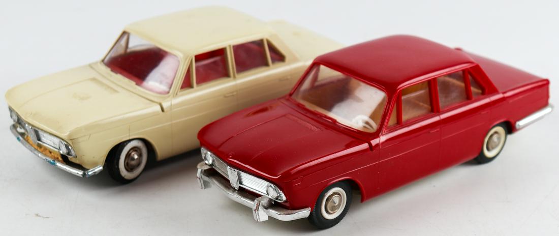 BMW 2 x model car (1 of 1)