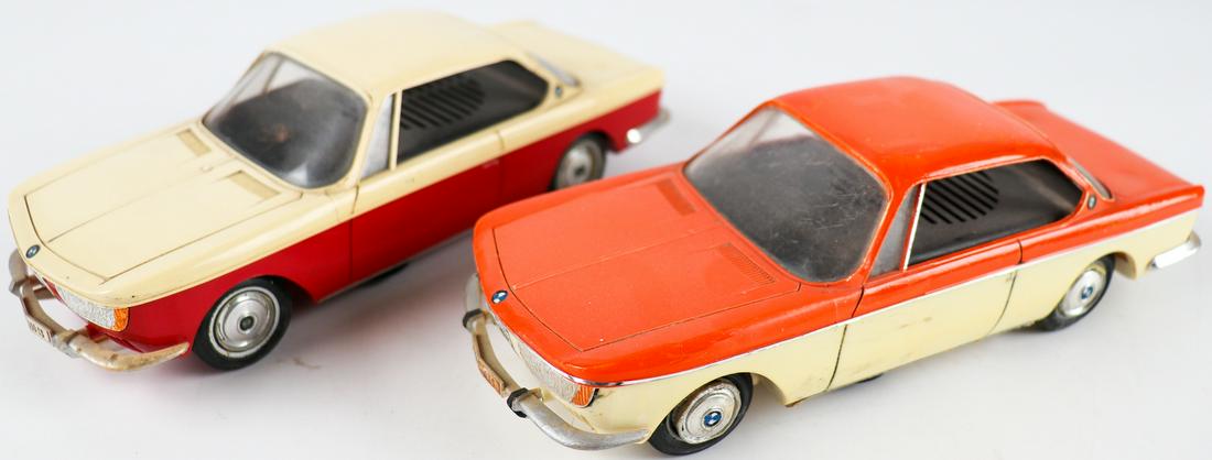 BMW 2 x model car 2000 CS (1 of 1)