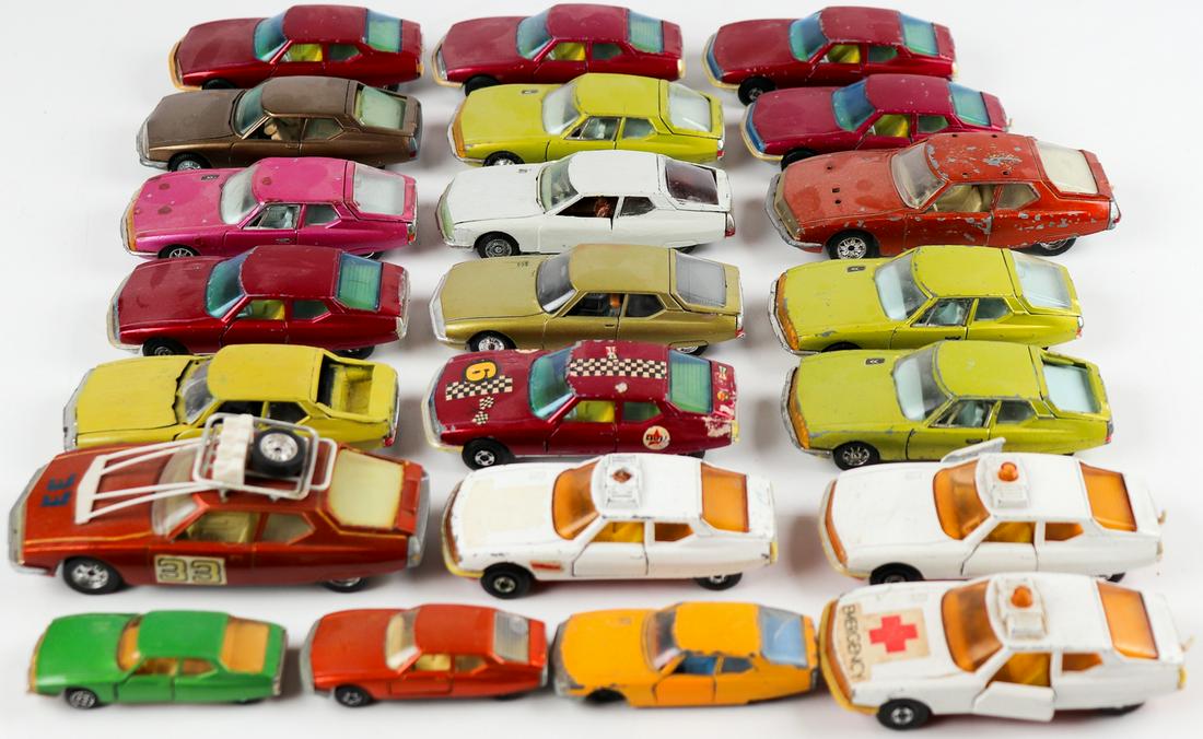 Citroen 21 x Citroen SM in M. 1:43 and 1:87: E.g. Matchbox, Corgi, etc., please note: during transport small parts may become loose. We accept no liability therefore!