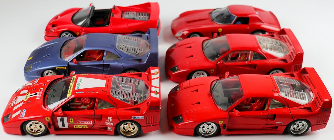 Ferrari 6 x model car in M. 1:18 (1 of 1)