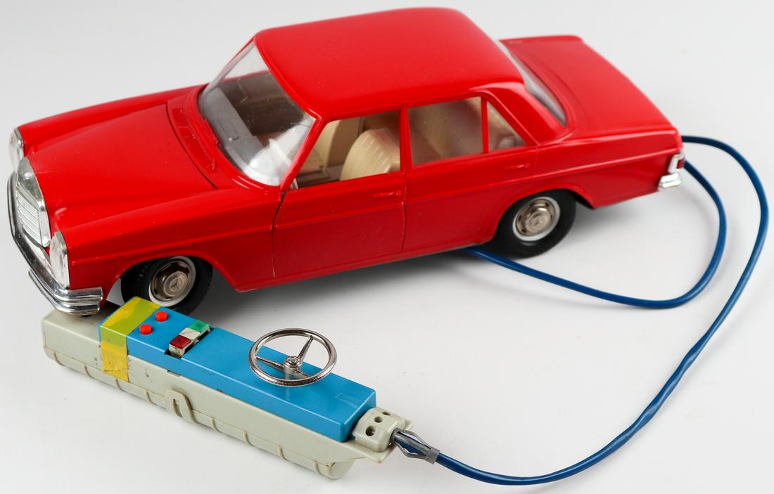 Mercedes-Benz 1 x model car (1 of 1)