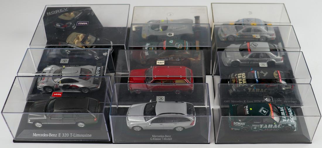 Mercedes-Benz 11 x model car (1 of 1)