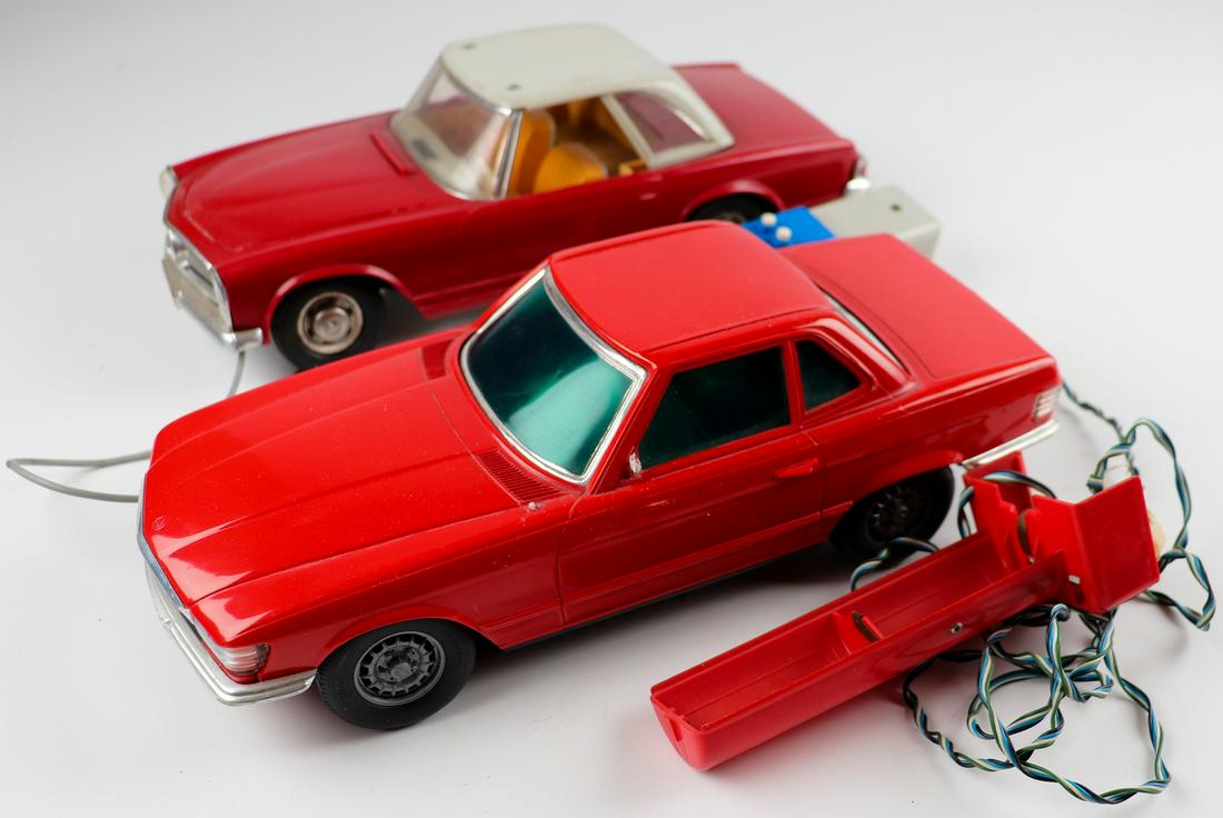 Mercedes-Benz 2 x model car (1 of 1)