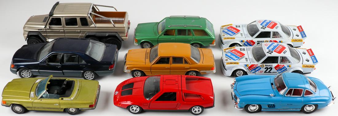 Mercedes-Benz 8 x model car (1 of 1)