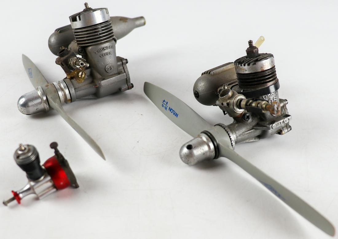 Varia 3 x airplane model engine (1 of 4)