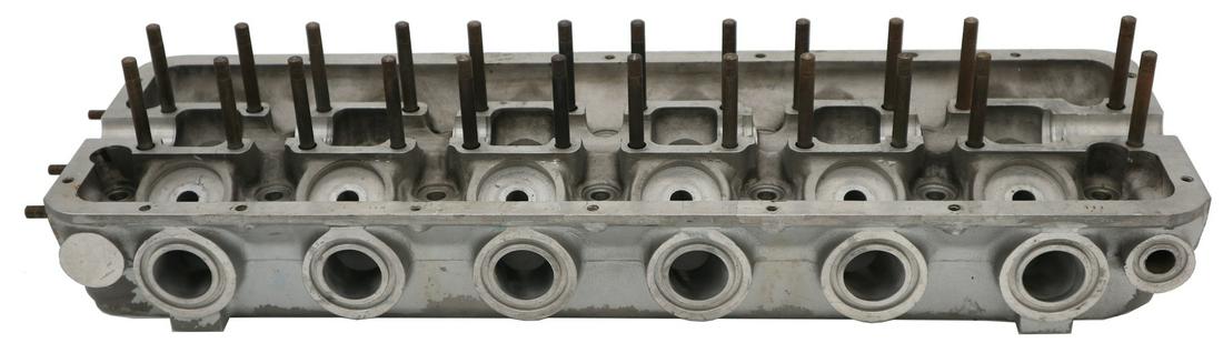 Ferrari 2x cylinder head 250 Outside Plug with cam caps: Stamped numbers: B1753N, B1752, 118, 127, 132, this is the later version of the cylinder heads used in the 250 engine with the spark plugs on the outside, storage location Great Britain, customs dutie