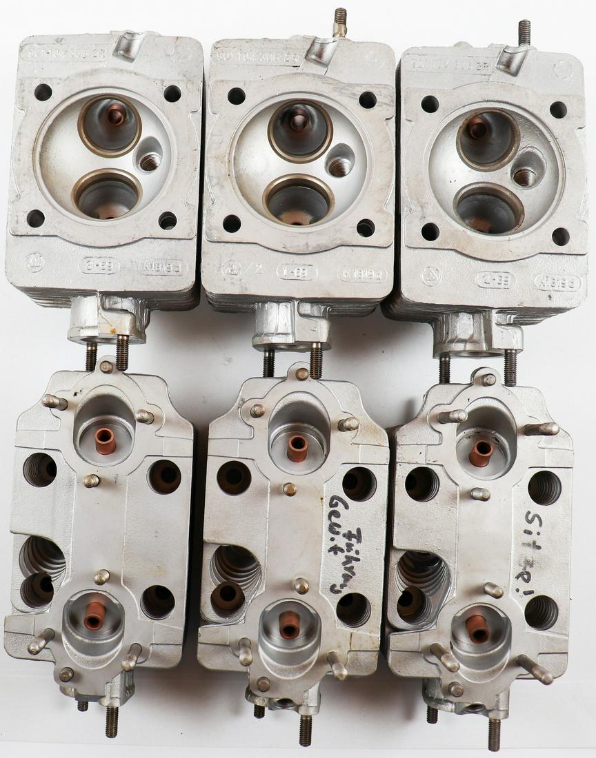 Porsche 6x cylinder head for type 911 2.0S (1 of 3)