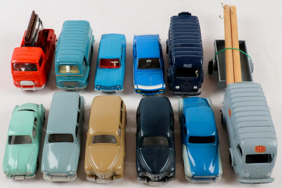 Renault 11-parts model cars (1 of 1)