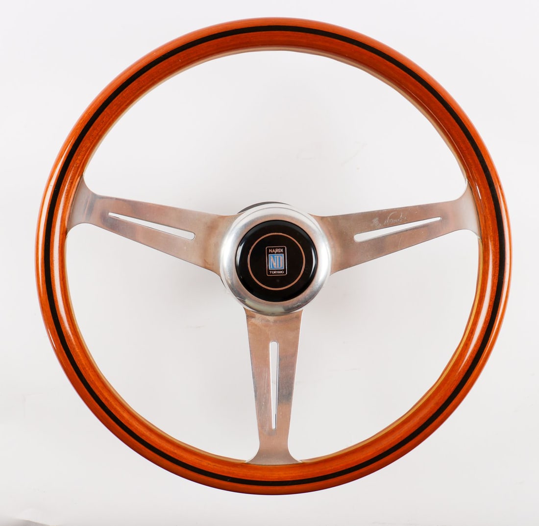 Automobilia Wooden steering wheel Nardi from the 60s (1 of 2)