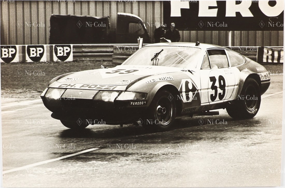 Ferrari Original b/w press photo Ferrari 365 GTB/4 Competiz: Team Charles Pozzi, driver Jean-Claude Andruet / Claude Ballot-LÃ©na, 14,6 x 22 cm