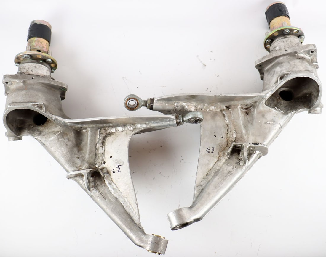 Porsche / Kremer Collection 2 x stub axles rebuilt for 935 (1 of 3)