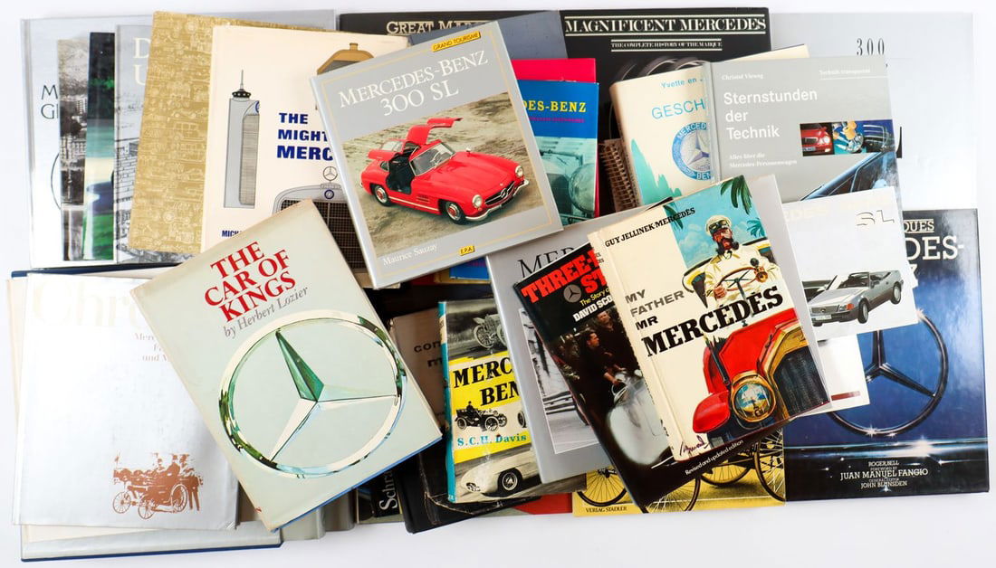 Mercedes-Benz 34-parts books from the 50s-90s: E.g. 'Mercedes-Benz Grand Prix 1934-1955' by George C. Monkhouse (2x), 'Three-Pointed Star' by David Scott-Moncrieff (1979), 'The Car of Kings' by Herbert Lazier (1967) etc., mainly in English