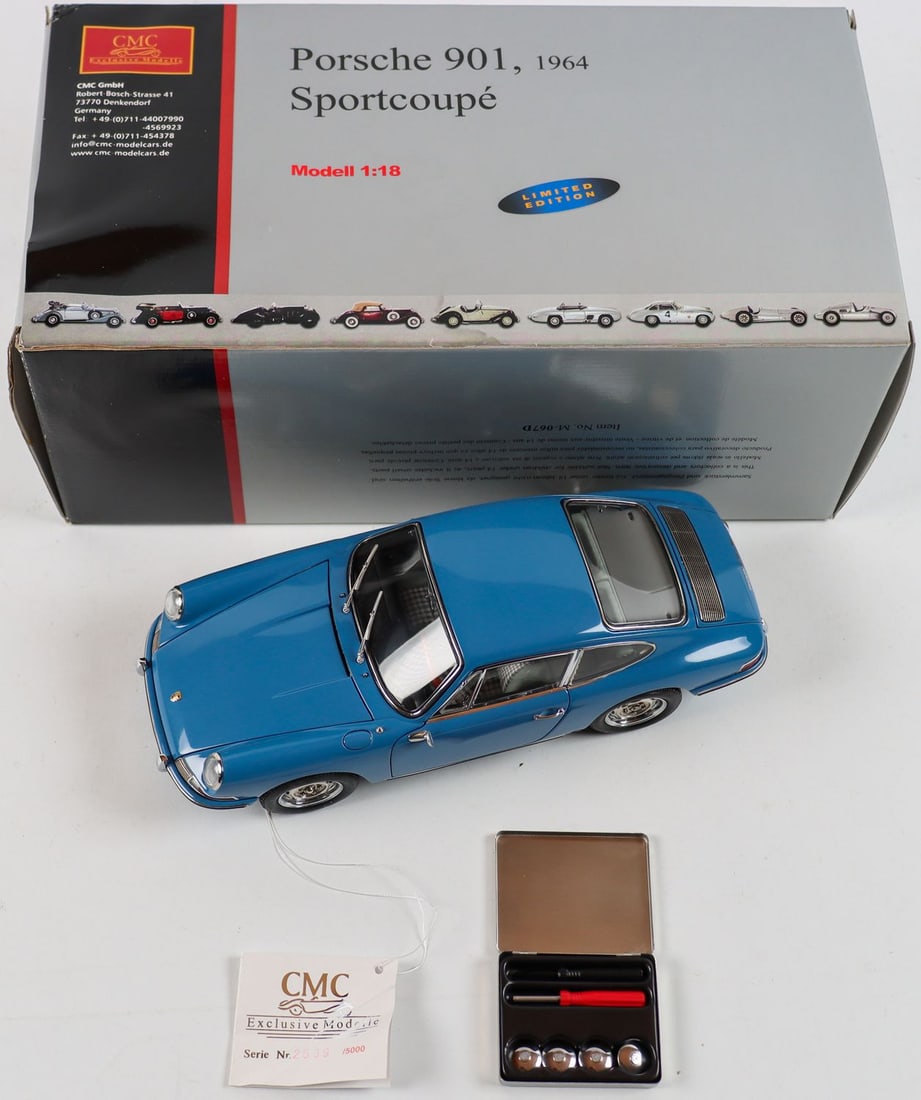 Porsche Model car type 901 Sportcoupe from the manufacturer (1 of 3)