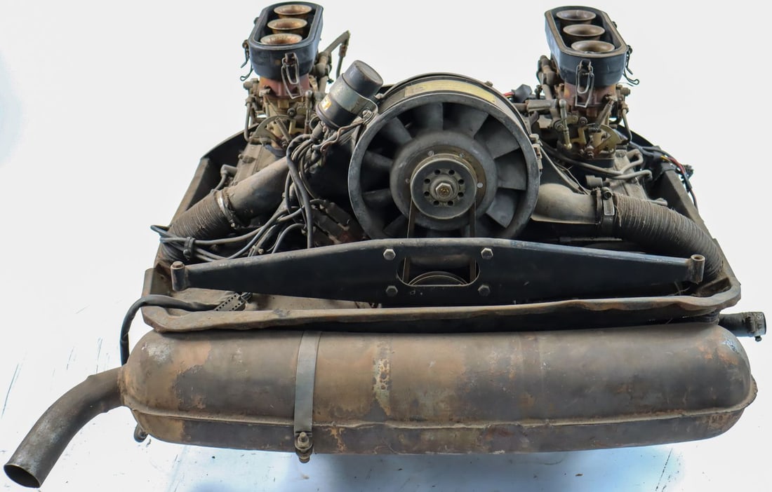 Porsche Engine for type 911 complete: With attachments: fan wheel, carburettor, ignition distributor, engine number: 6102009, Engine type: 911/03 Year of construction: 1970 T , 2,2L