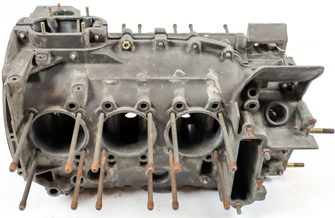 Porsche Engine housing 911 S 2.4 litres from 1972 (1 of 7)