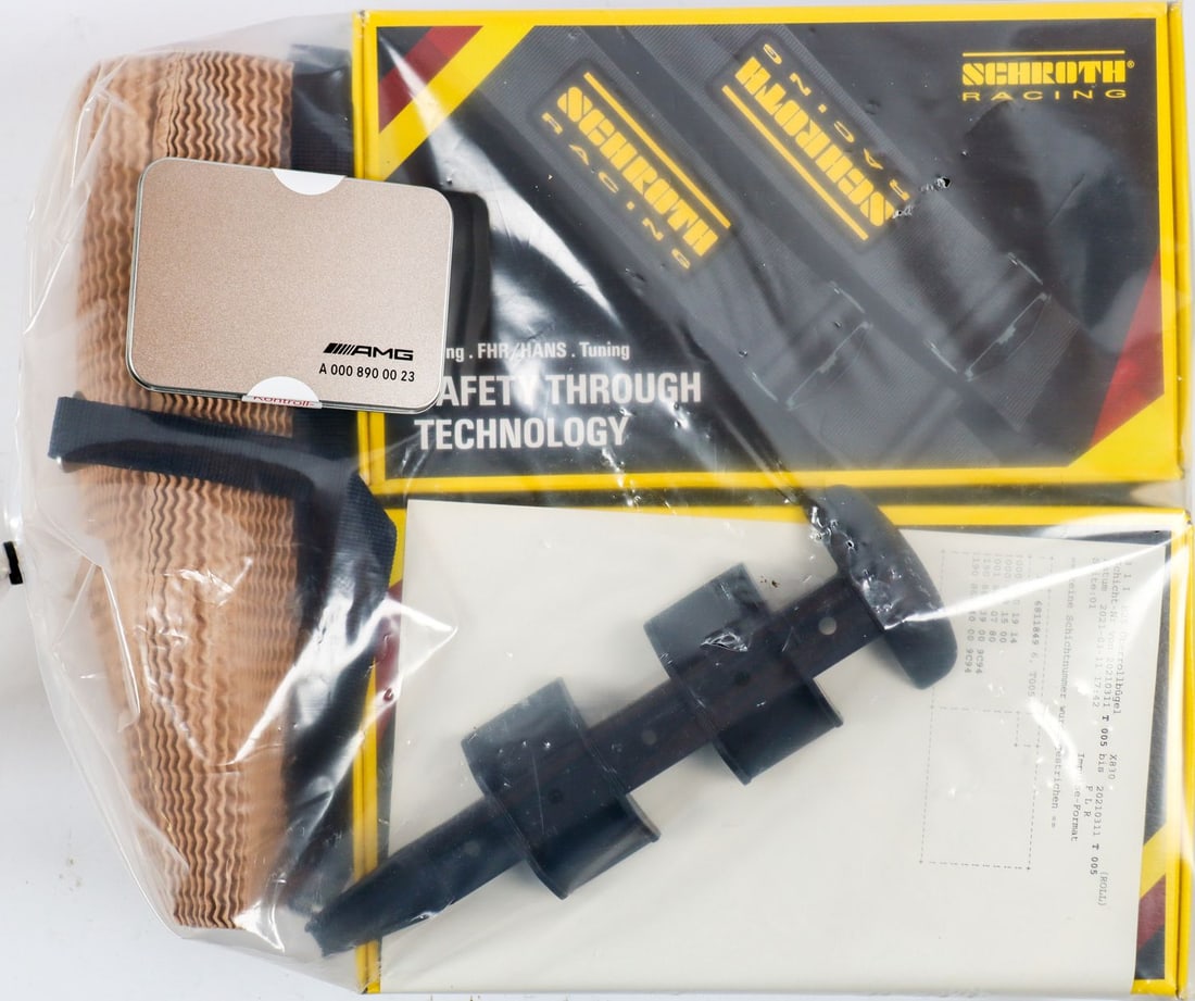 Mercedes-Benz 3-parts safety equipment for type AMG GT Blac (1 of 2)