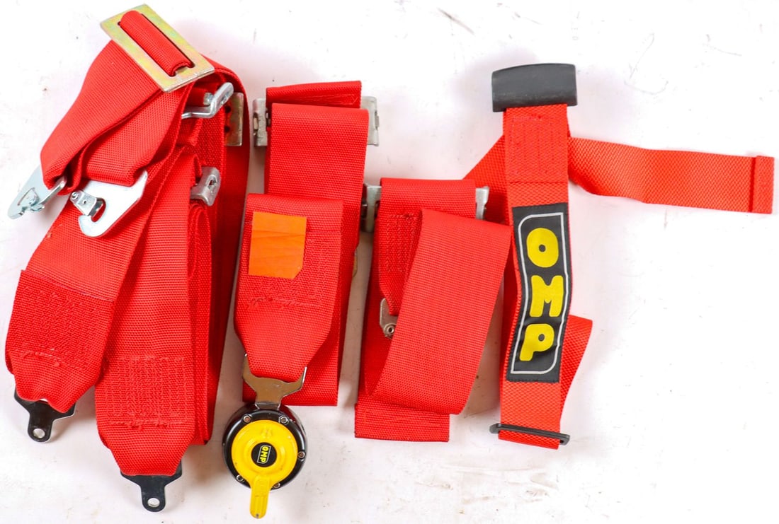 Ferrari Five-point safety belts OMP from the Ferrari Challe: Manufacturer: OMP, color: red