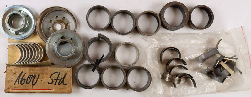 Porsche 18-parts for Fuhrmann engine parts type 356 Carrera: Consisting of engine mountings and pulleys, some new parts