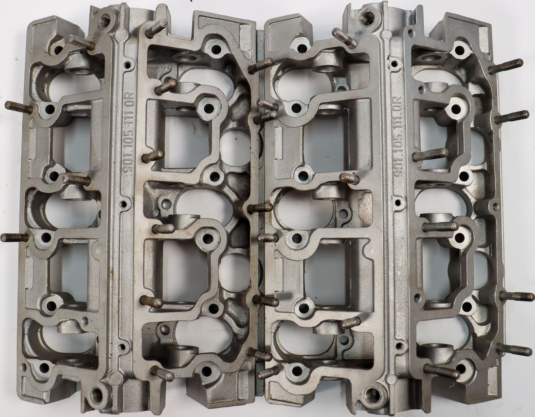 Porsche 2x camshaft housing for type 911 (1 of 2)