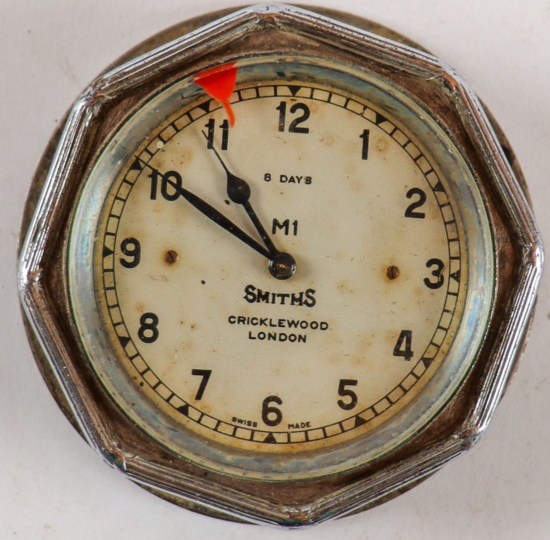 Automobilia 8-Days ship's clock 'Smith Cricklewood London': Was installed in a Bentley, D: 6.8 cm, used, white dial